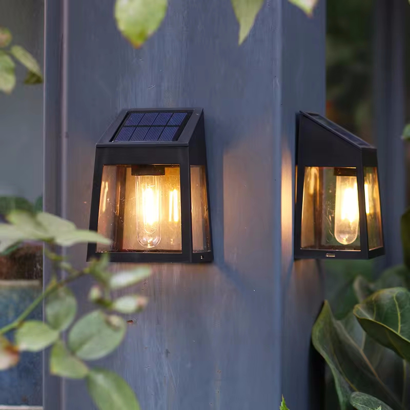 Lampa ścienna na energię słone – Smart Garden Ornaments recenzja i cena